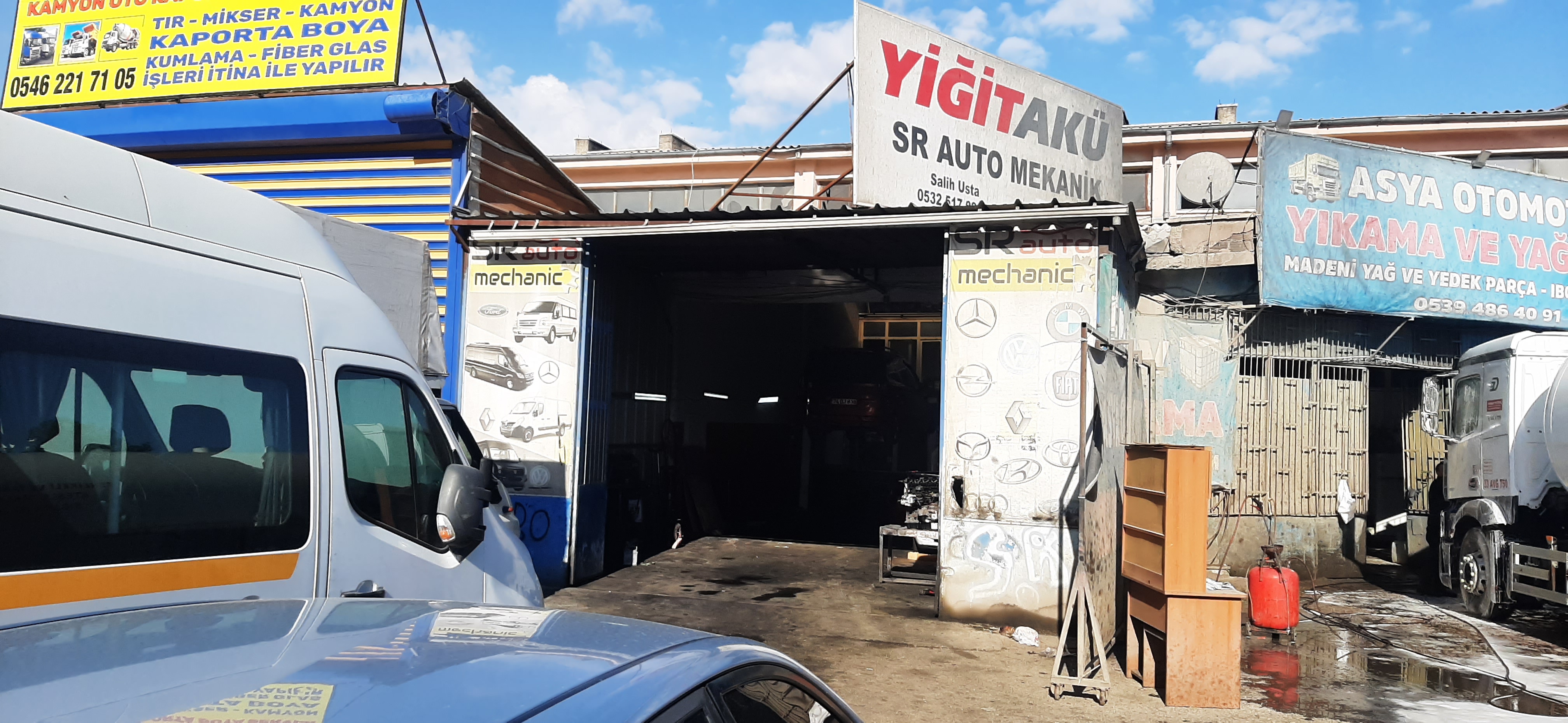 SR Oto Servis - İş Yeri Önden Görünüm